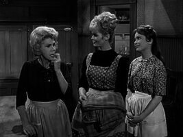 Petticoat Junction S2 E18 – Kate Bradley, Girl Volunteer