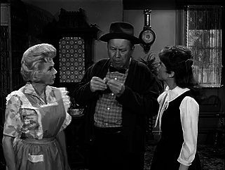 Petticoat Junction S2 E31 – The Chicken Killer