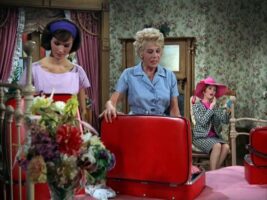 Petticoat Junction S3 E10 – Betty Jo Goes to New York