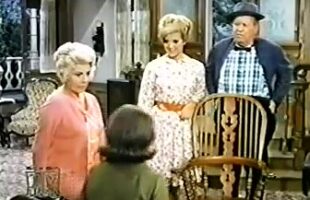 Petticoat Junction S5 E18 – The Power of the Press